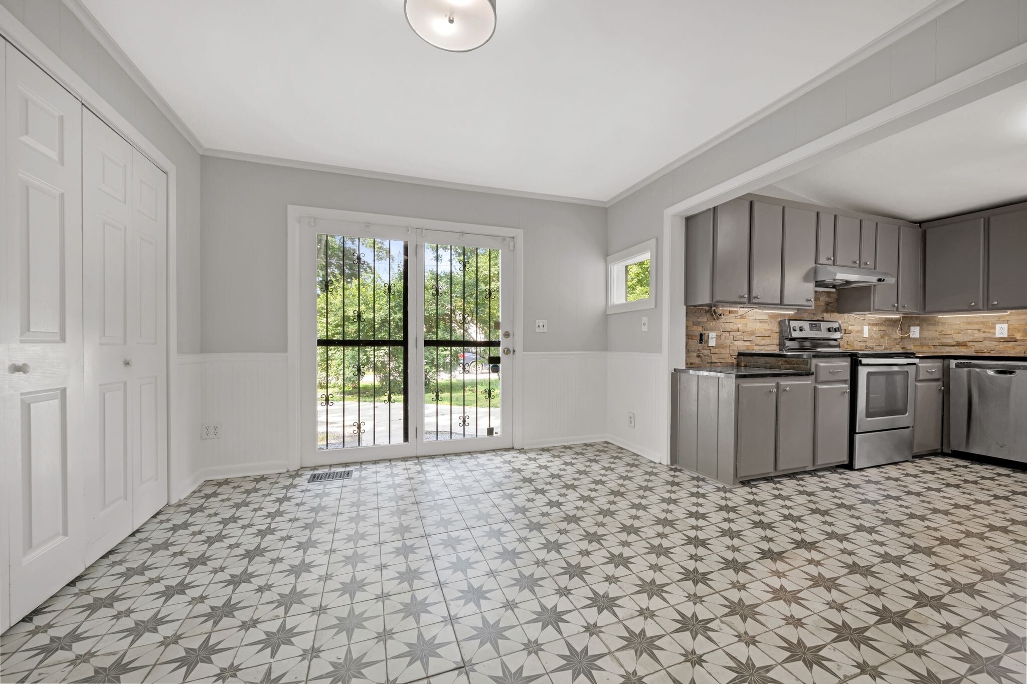 Building Photo - 5927 Old Harding Pike