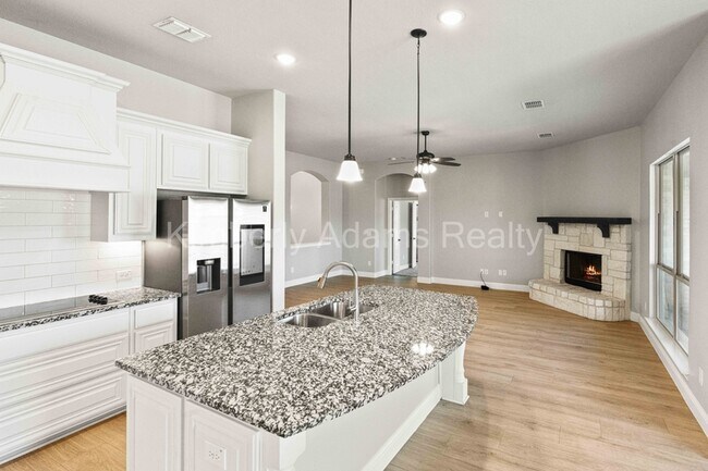 Building Photo - 213 Lariat Trail
