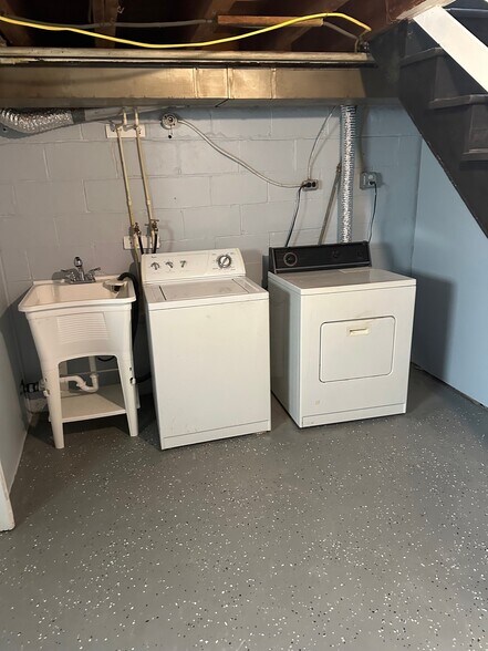 Building Photo - 4003 Lyndale Ave