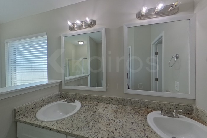 Building Photo - 724 Park Ln