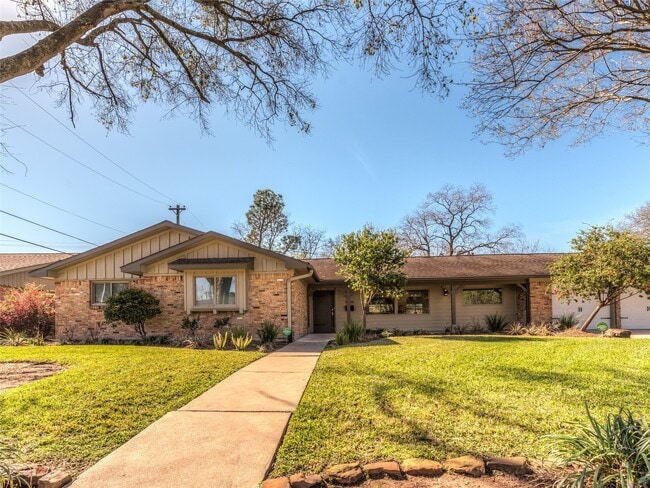 Building Photo - 9806 Cliffwood Dr
