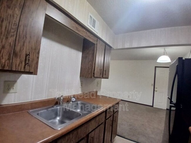 Building Photo - 1301 E Frederick St