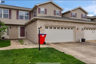 Building Photo - 2521 Pembrook Point