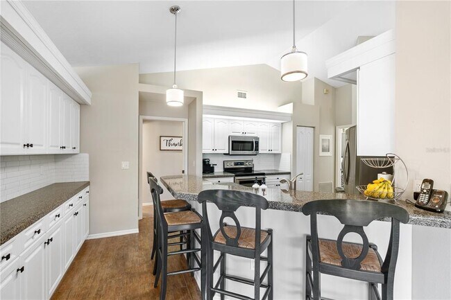 Building Photo - 5828 Sandy Pointe Dr