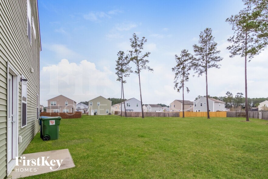 Building Photo - 328 Cantley Ct