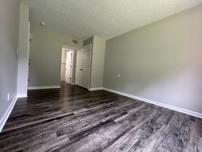 Building Photo - Woodfield