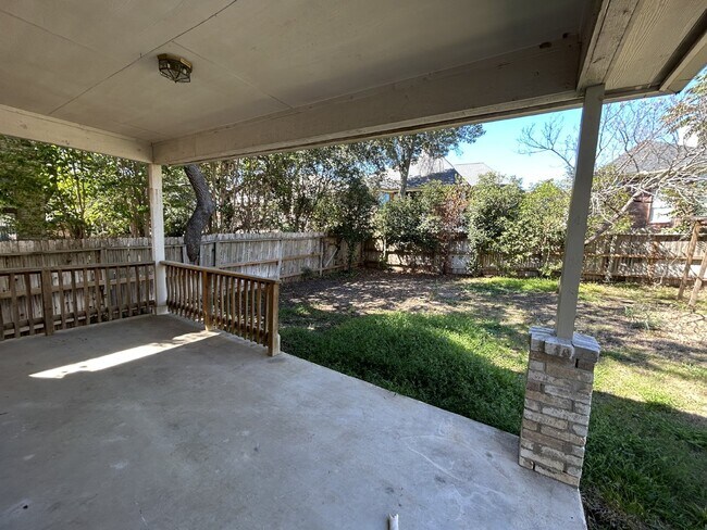 Building Photo - 5 Bedrooms house at Roger Ranch ready to m...