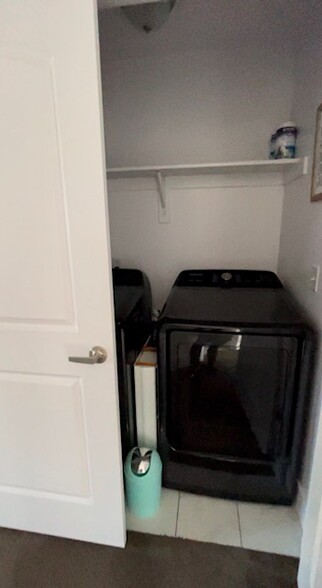 Washer/Dryer - 1816 W Dalmeny Way