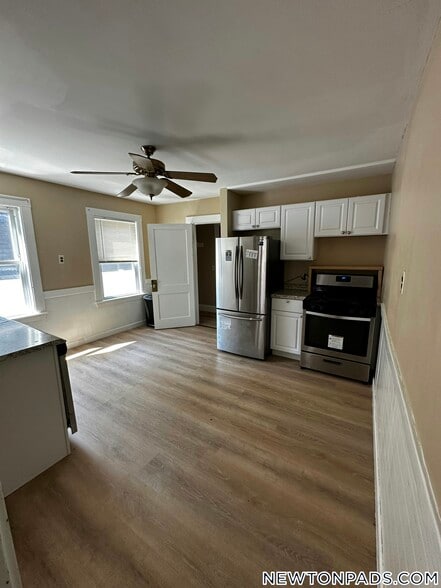 Building Photo - 175 Warren St