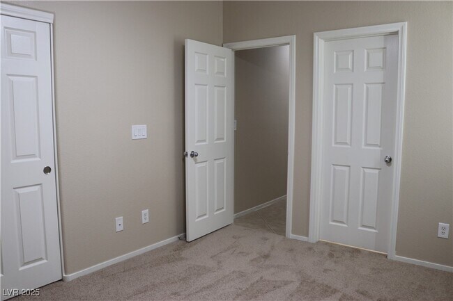 Building Photo - 3764 Bowers Hollow Ave