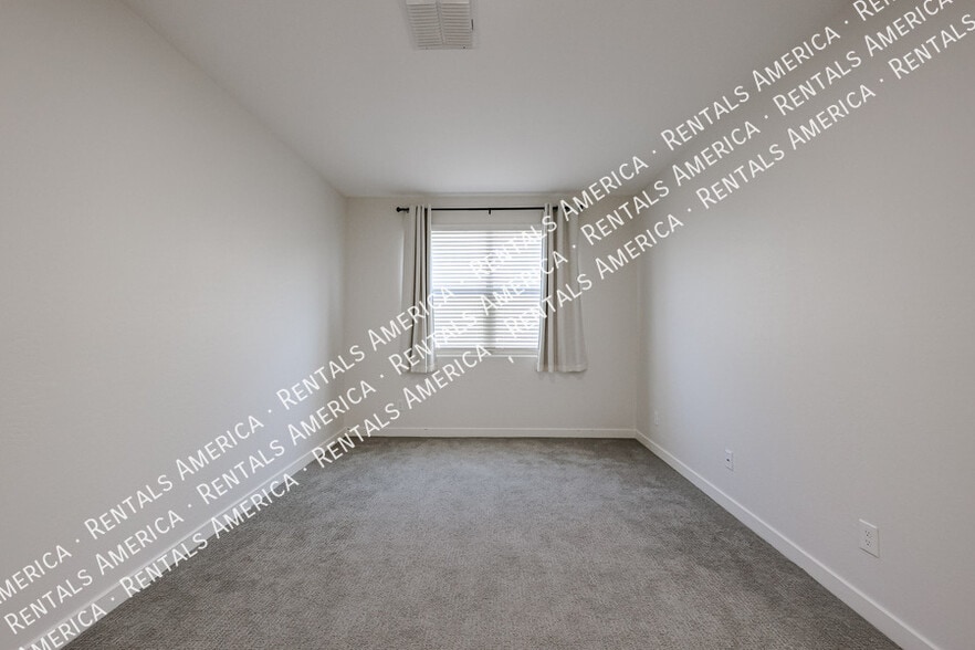 Building Photo - 743 N Abalone Ct.