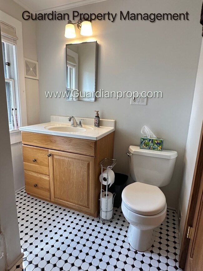 Building Photo - 4147 Snelling Ave