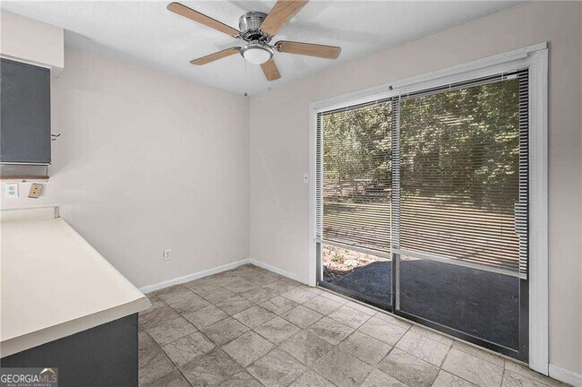 Building Photo - 990 Chapman Ln