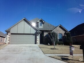 Building Photo - Gated Addition - 3 Bed 2 Bath 2 Car Garag...