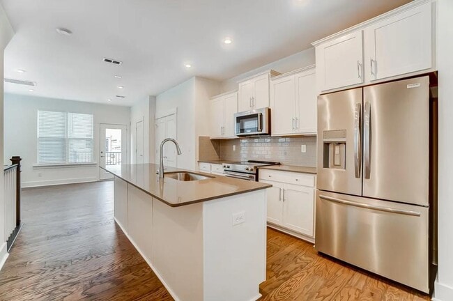 Building Photo - 5013 Sovereignty Ct