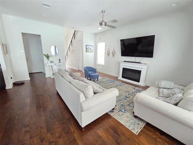 Building Photo - 1225 Westborough Ln