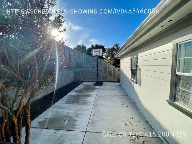 Building Photo - Spacious 3 Bedroom 2 Bath Home in Monterey