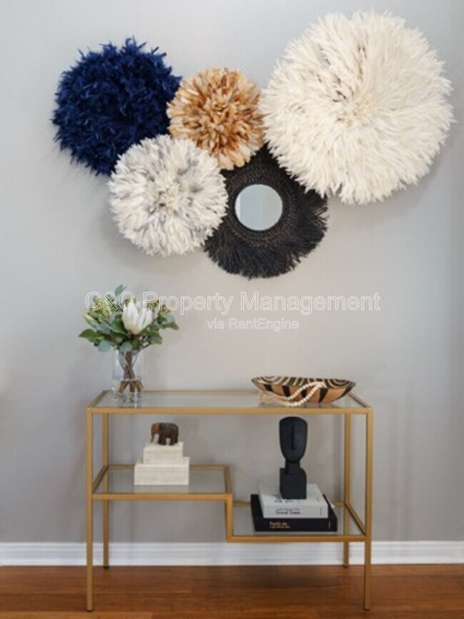 Building Photo - 5234 Chariton Ave