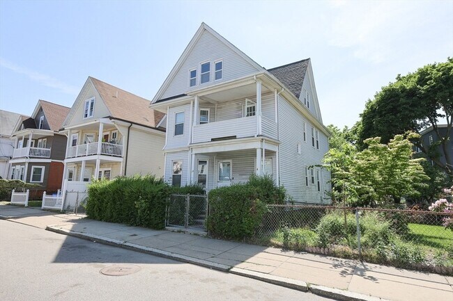 Primary Photo - 67 Willowwood St
