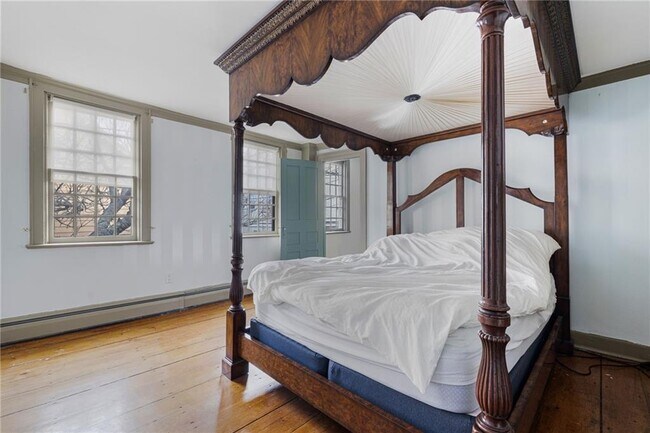 Building Photo - 73 Thames St