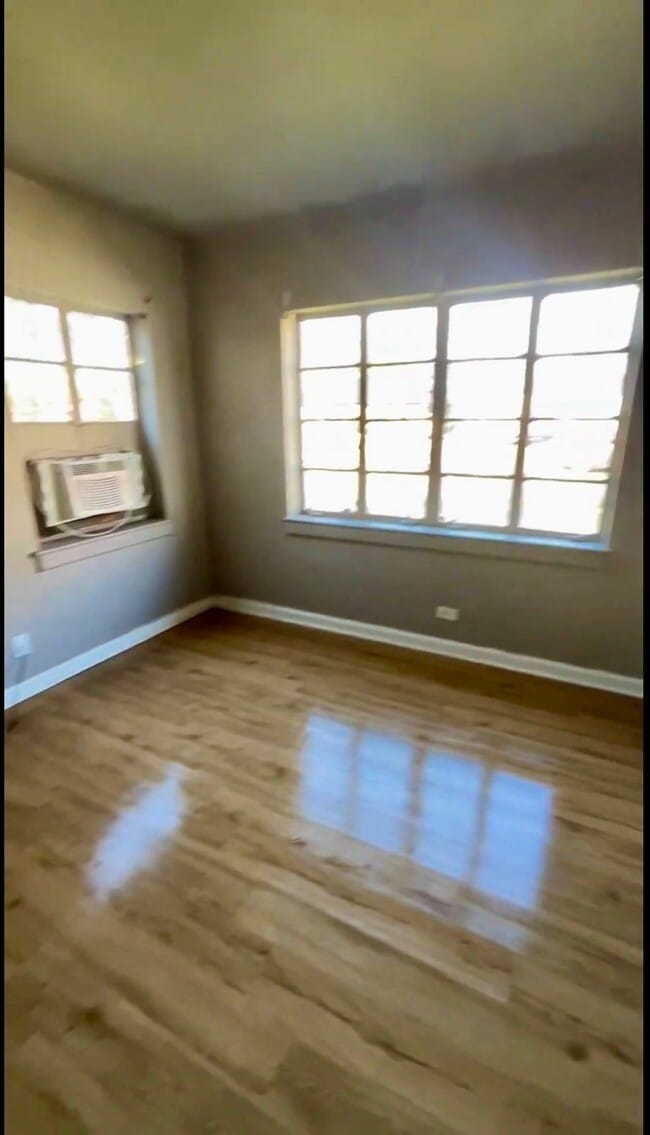 Building Photo - 2010 Royal St