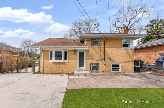 Building Photo - 591 S Grace St