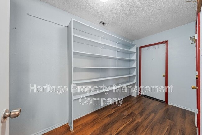 Building Photo - 7919 Wayside Trail