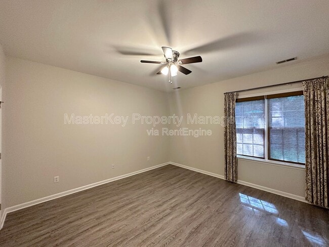 Building Photo - 106 Litton St