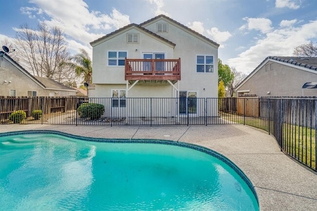 Building Photo - 1561 Spring Ct