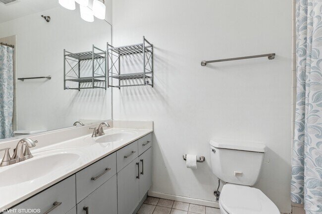 Building Photo - 417 S Jefferson St