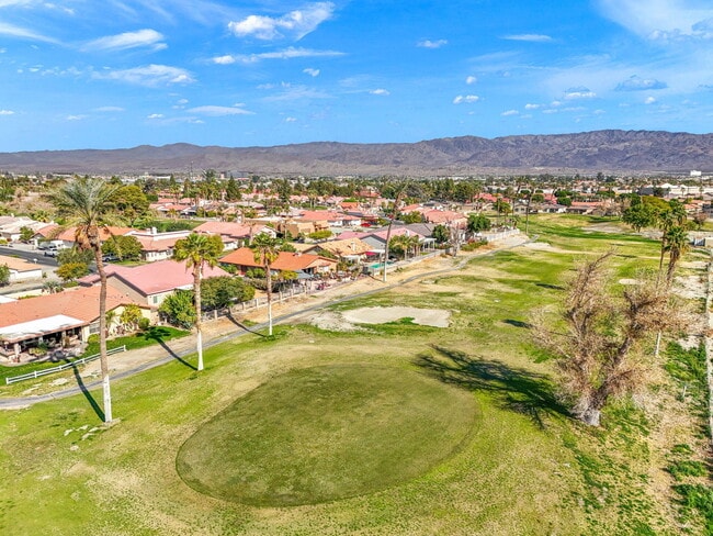 Building Photo - 48638 Hepburn Dr