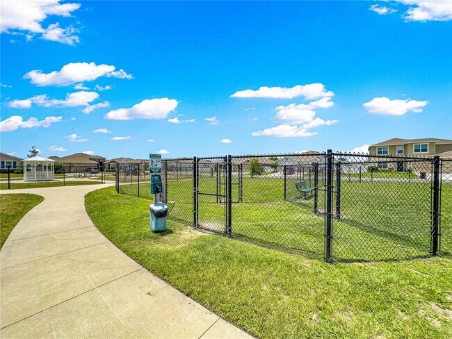 Building Photo - 8142 SW 59th Ave