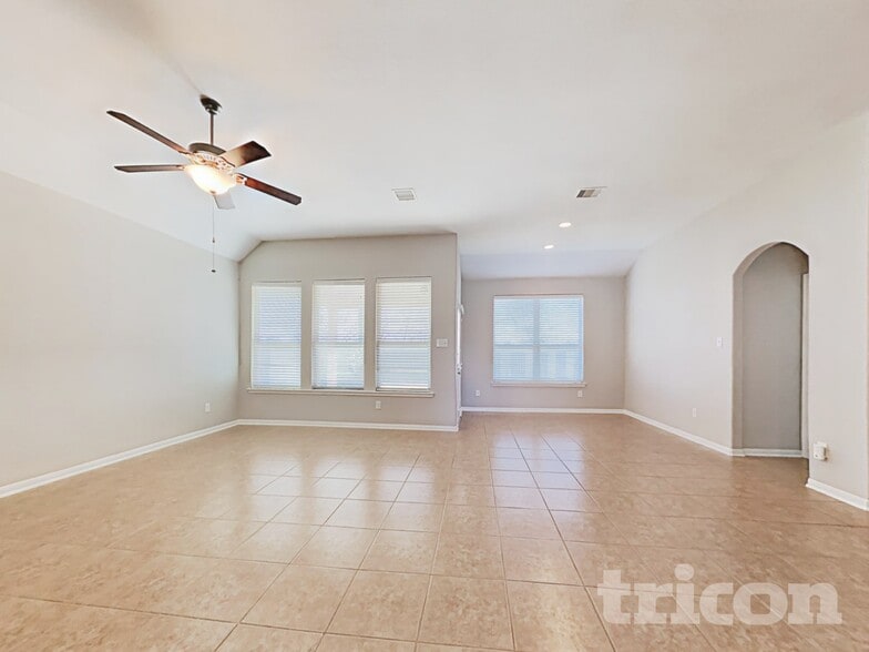 Building Photo - 410 Heatherton Hill Dr