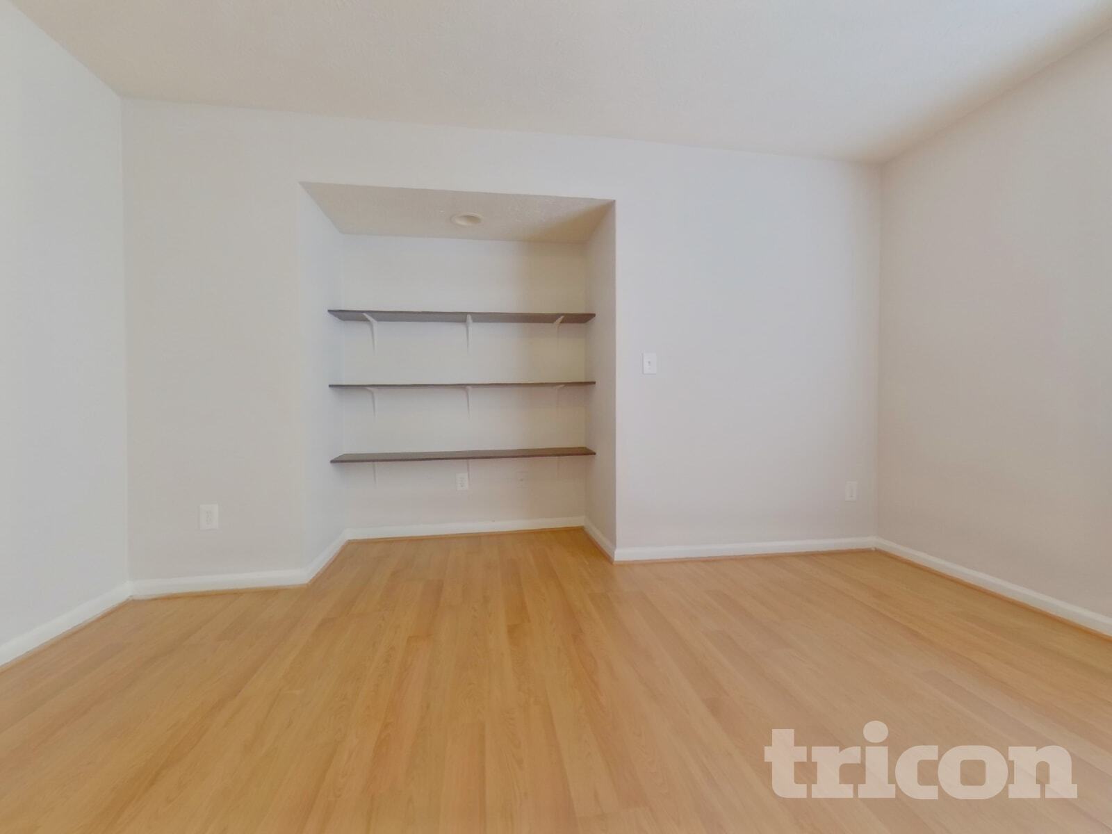 Building Photo - 3020 Lake Park Ct