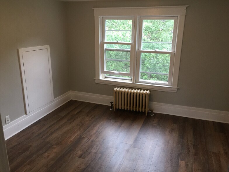 bedroom1 - 721 Locust St