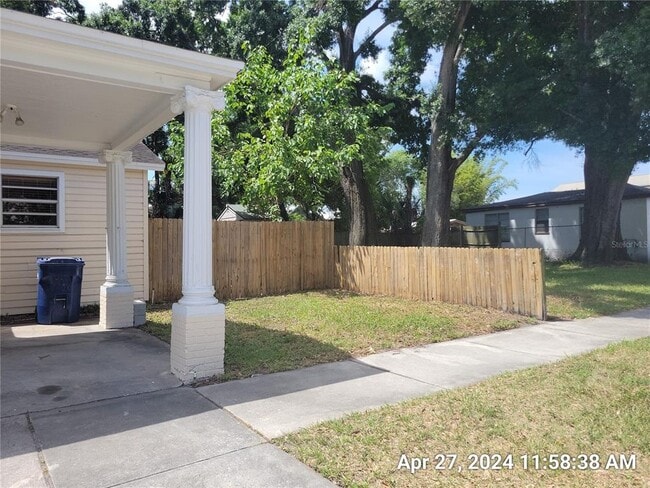 Building Photo - 2225 E 10th Ave