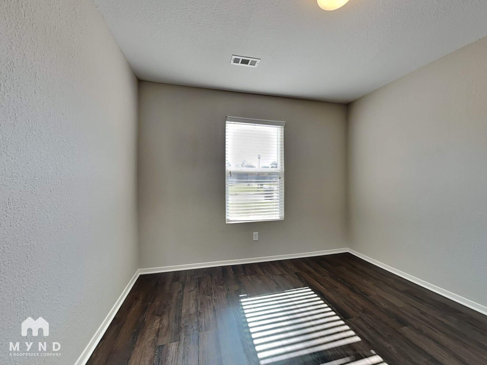 Building Photo - 303 Westwood Dr