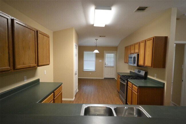 Building Photo - 302 Washington Square Dr