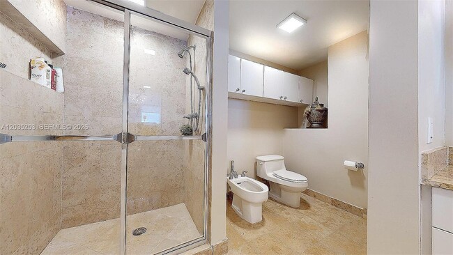 Building Photo - 4779 Collins Ave