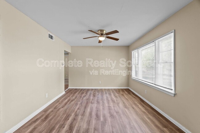 Building Photo - 1132 Redman Blvd