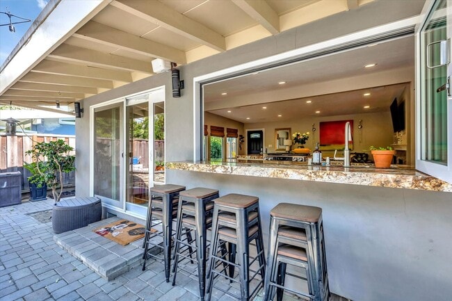 Building Photo - Gorgeous Vibrant Home In Santa Clara