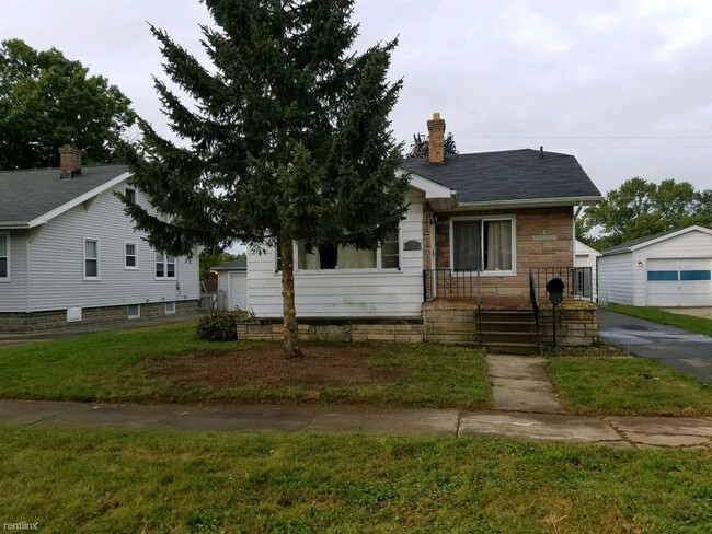 2 br, 1 bath House - 2549 Tyrone St - 2549 Tyrone St Flint MI 48504 ...