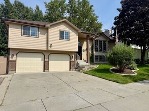 Building Photo - Remodeled 4 Bed 3 Bath Indian Trail Home w...