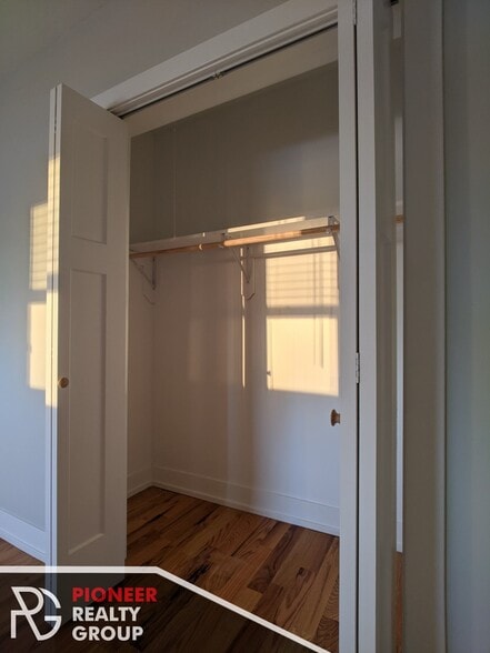 Building Photo - 537 W Arlington Pl