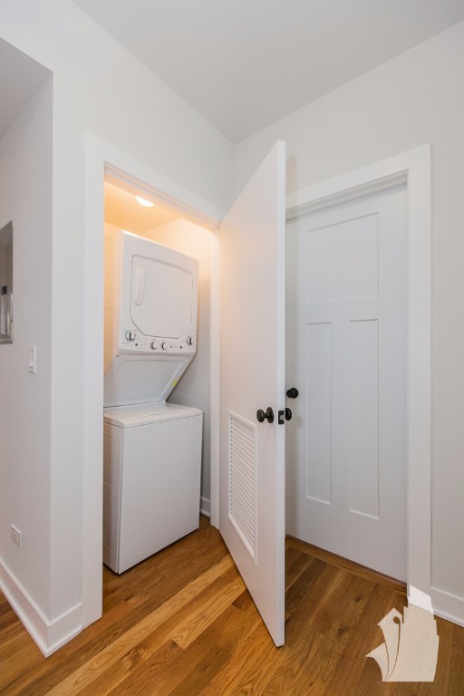 Building Photo - 2209 West Eastwood-2S