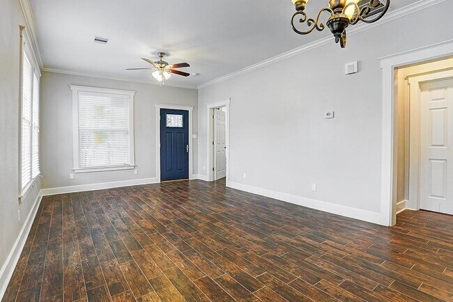 Building Photo - 6722 Avenue F