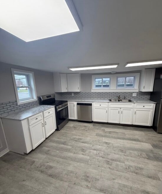 Building Photo - 9142 Main St