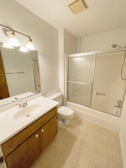 Building Photo - 31 Saint Mark Rd