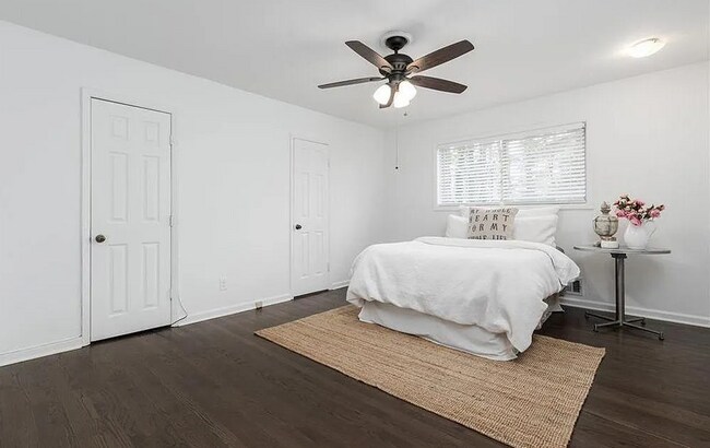 Building Photo - 5090 Heather Rd SE