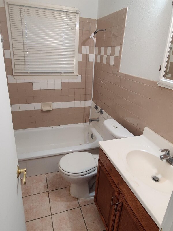 Building Photo - 3916 Winfield Ave